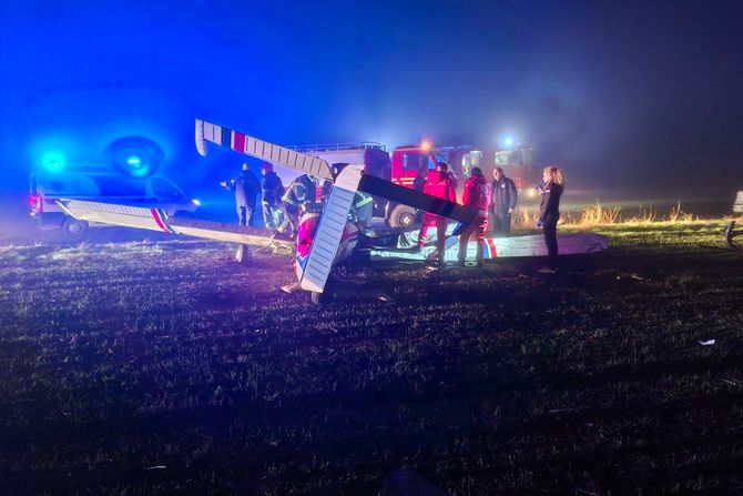 Avion pad nesreća udes