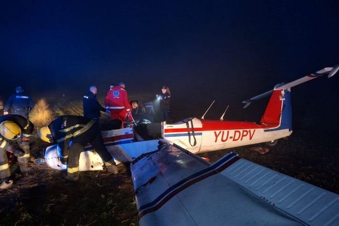 Avion pad nesreća udes