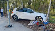 "Udarili smo u semafor, zakačili 2 osobe": Prve reči suvozača iz auta koji je uleteo među ljude na Banjici