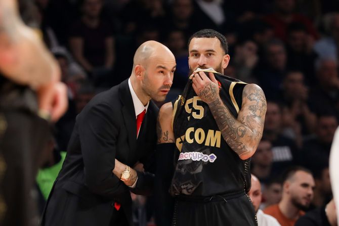 Vasilis Spanulis, Majk Džejms