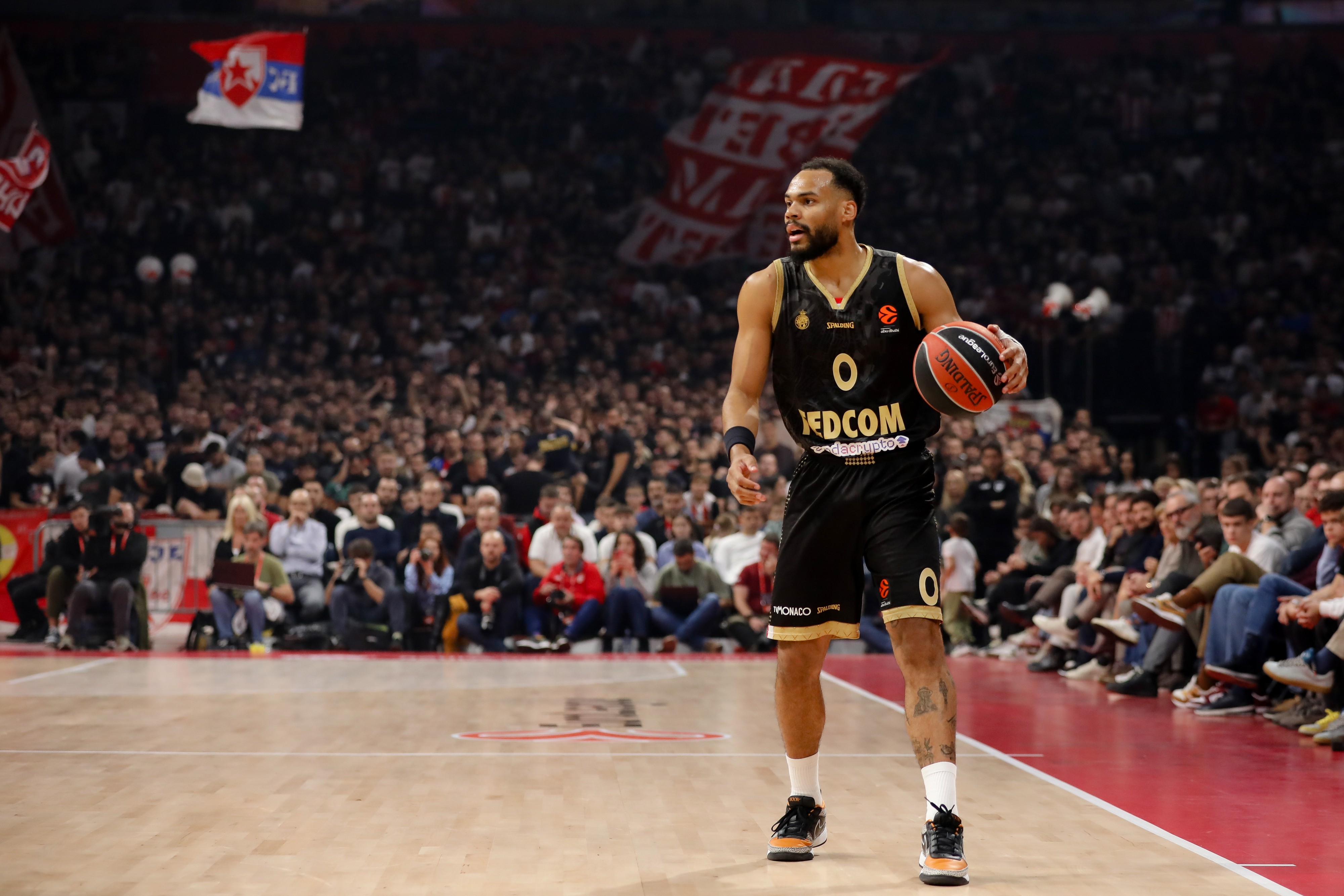 Još loših vesti za Zvezdu: Efes ispustio čistu pobedu protiv Monaka, Blosomgejm blistao