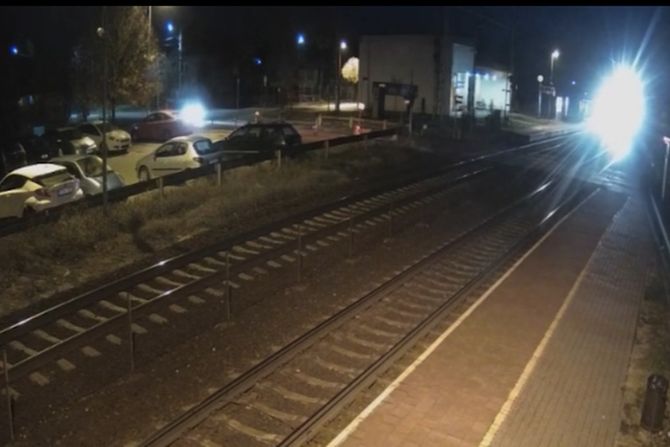 Nesreća u Mađarskoj, brzi voz udario automobil