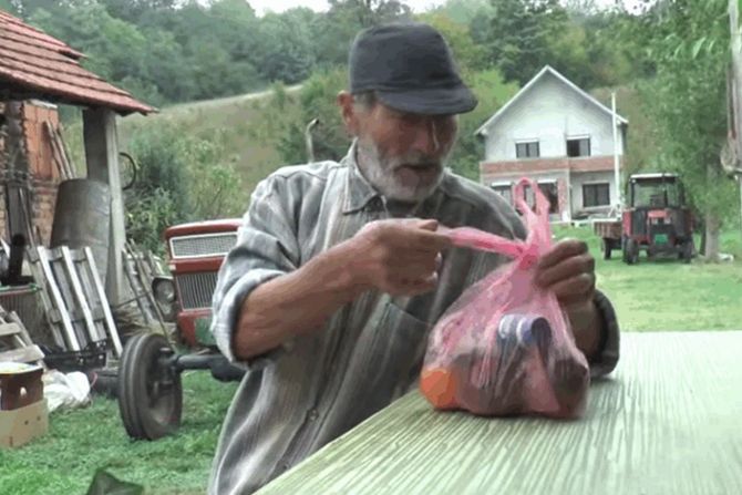 Milutin jede samo pokvarenu hranu