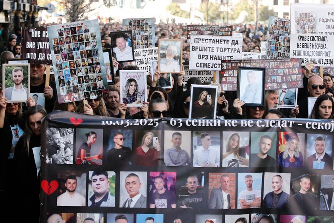 Skoplje, marš za žrtve u požaru u diskoteci