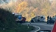 Žestok sudar u Ovčarsko-kablarskoj klisuri: Više osoba povređeno, vozila uništena, vatrogasci izvlače ljude