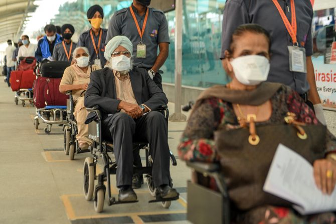 Indija, aerodrom, Covid 2020, Sri Guru Ram Dass Jee International Airport in Amritsar