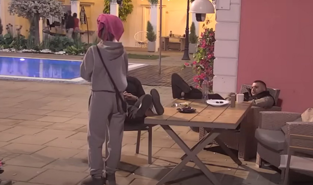 Krš i lom u Eliti! Aneli u klinču, nisu mogli da je obuzdaju! Veliki šef napravio presedan