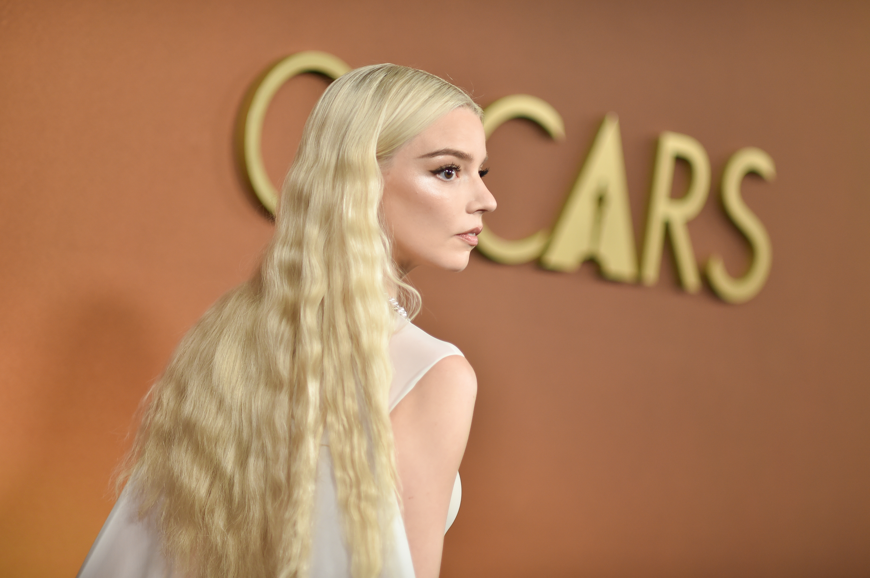 Dodela Oskara samo što nije počela, a JEZIVA TEORIJA VEĆ KRUŽI: Svi čekaju NJU, nazivaju je "gladnom glumicom"