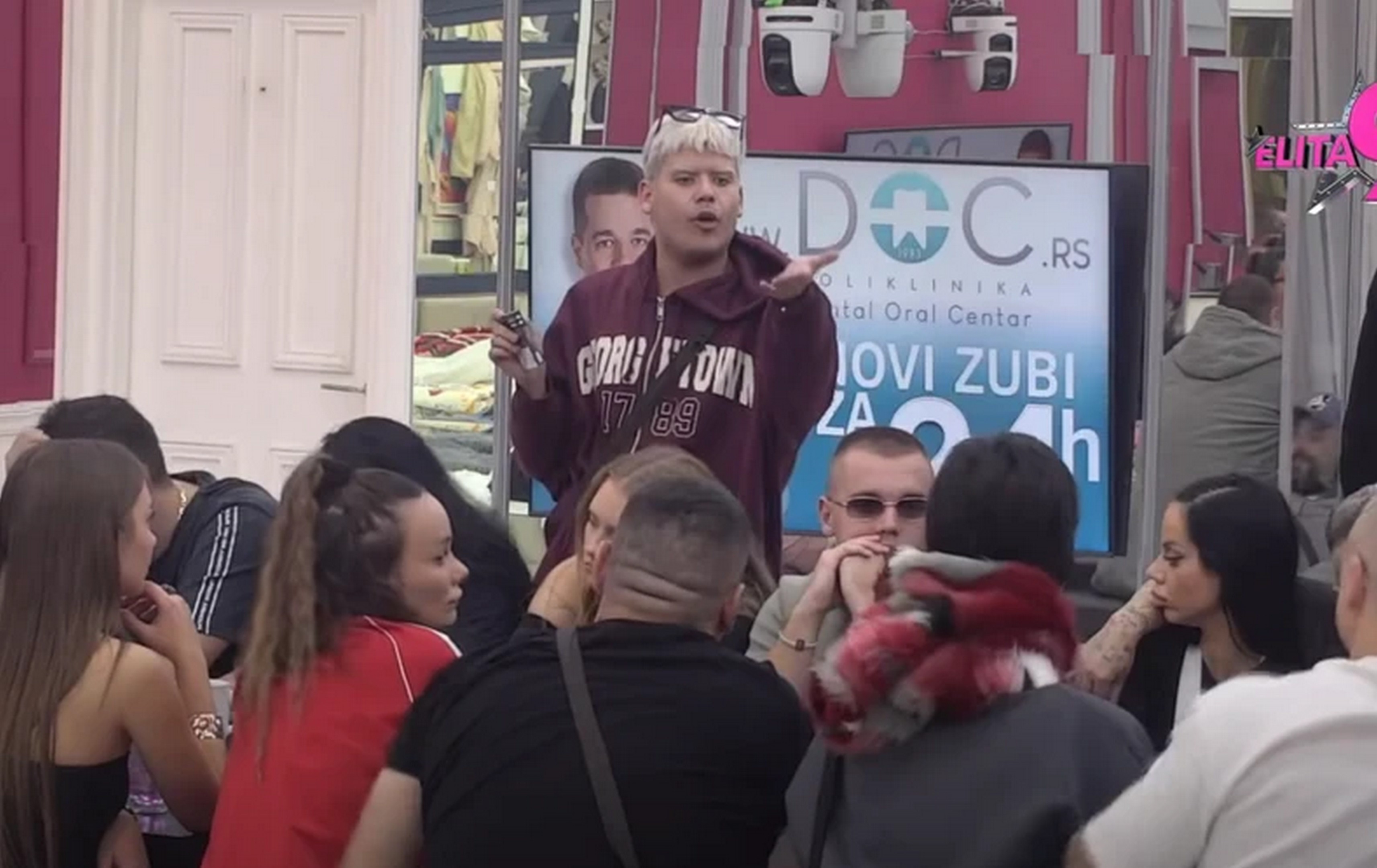 Jezive scene u Eliti! Asmin napao Uroša, obezbeđenje reagovalo: Stanić pokušao da pobegne pa pao sa ograde