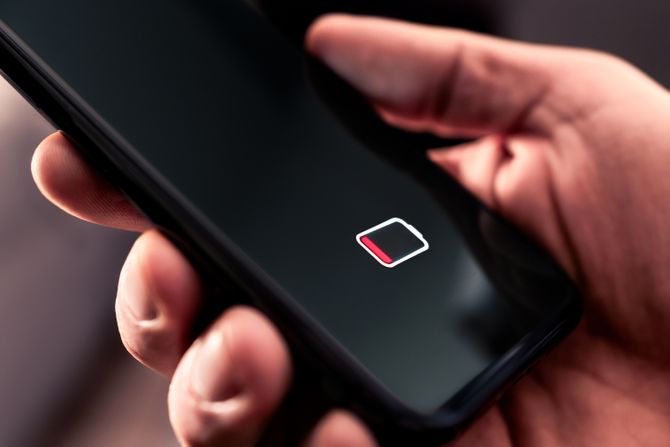 Prazna baterija, telefon