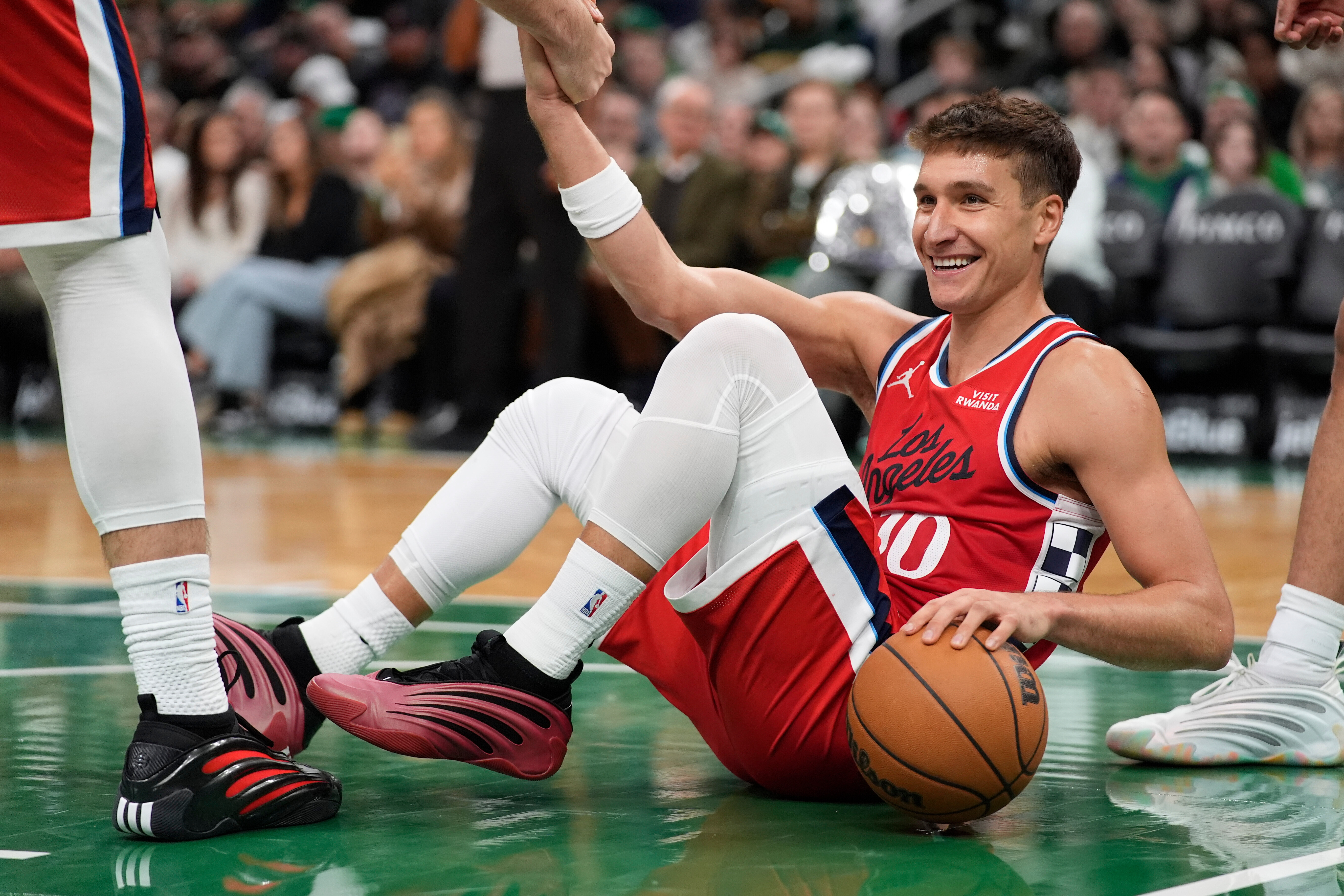 Bogdan Bogdanović se javio i dao ideju, potkačio Jokićevog najvećeg rivala? "Vreme je za crveni karton"