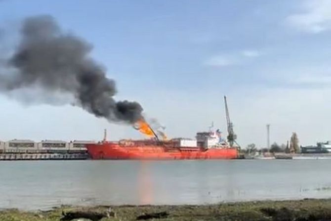 Tanker eksplozija Dunav Rumunija