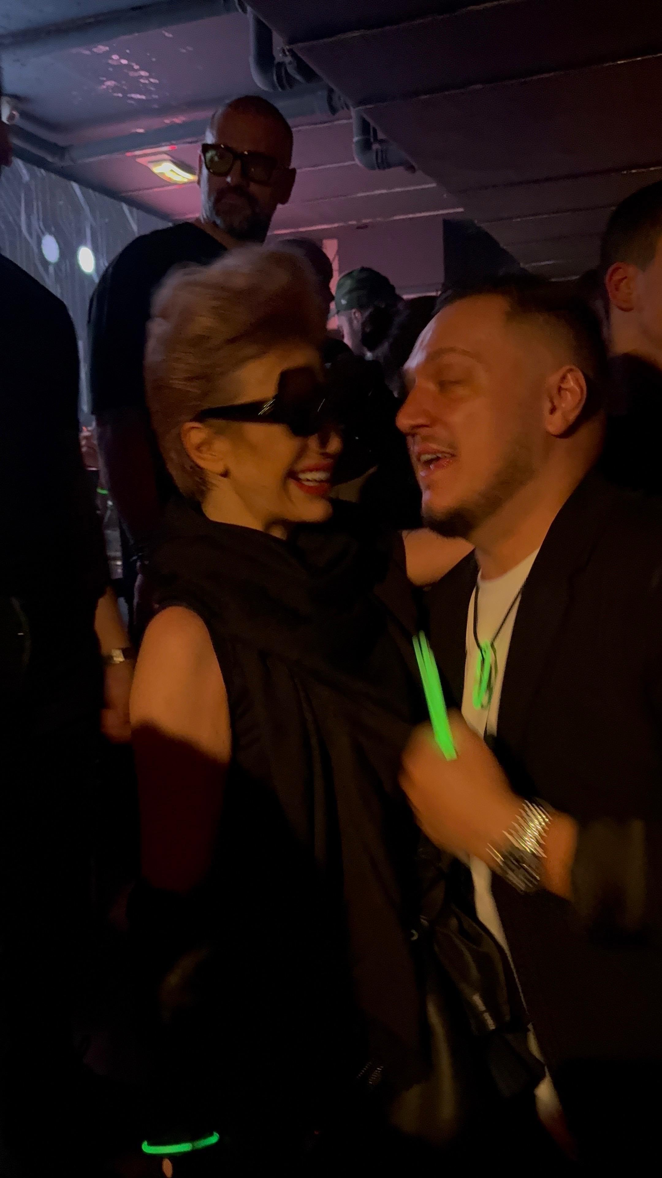 Dušicu Jakovljević smo snimili na novom radnom mestu: Dok traje haos na Pinku, voditeljka uhvaćena noćas