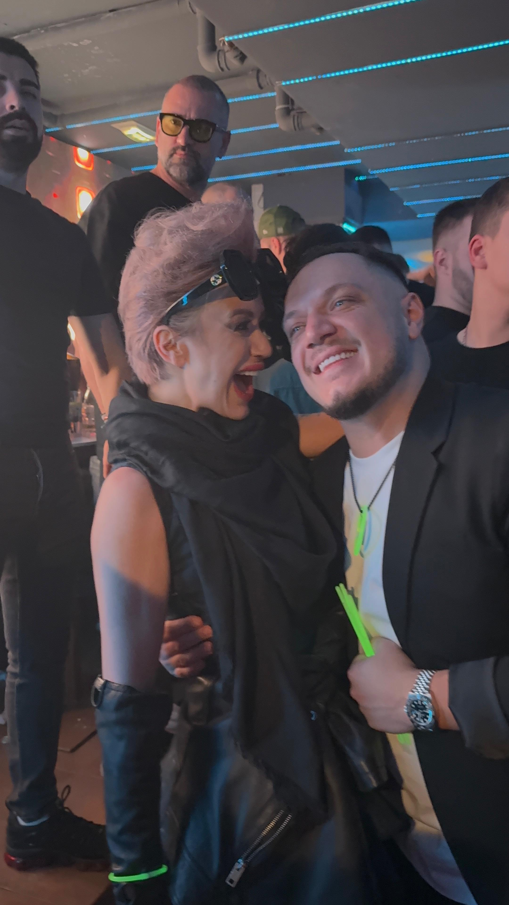 Dušicu Jakovljević smo snimili na novom radnom mestu: Dok traje haos na Pinku, voditeljka uhvaćena noćas