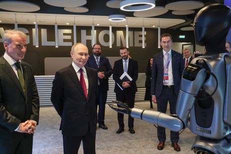 Vladimir Putin i robot