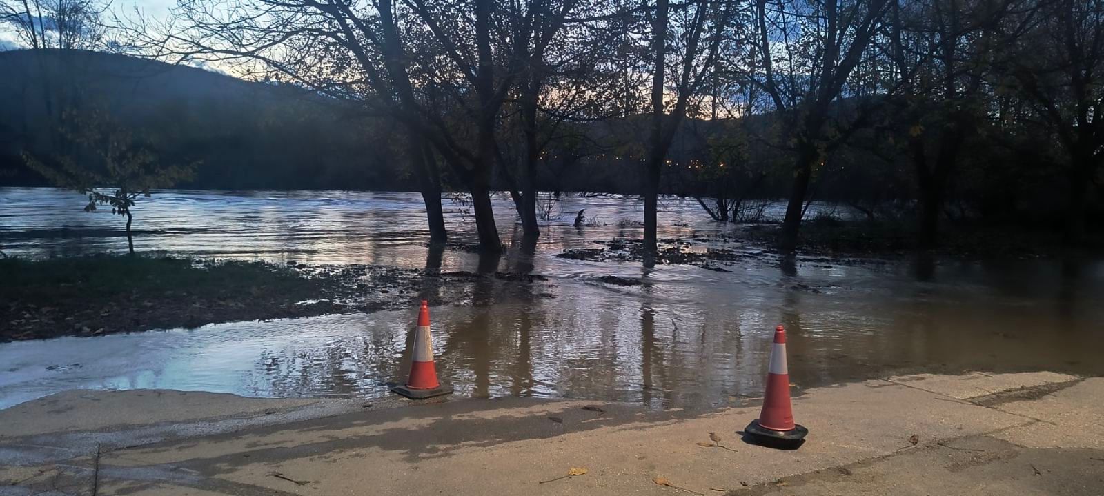 Posle velikih padavina i izlivanja reka, Zapadna Morava se vratila u korito u Lučanima: Prizori govore sve