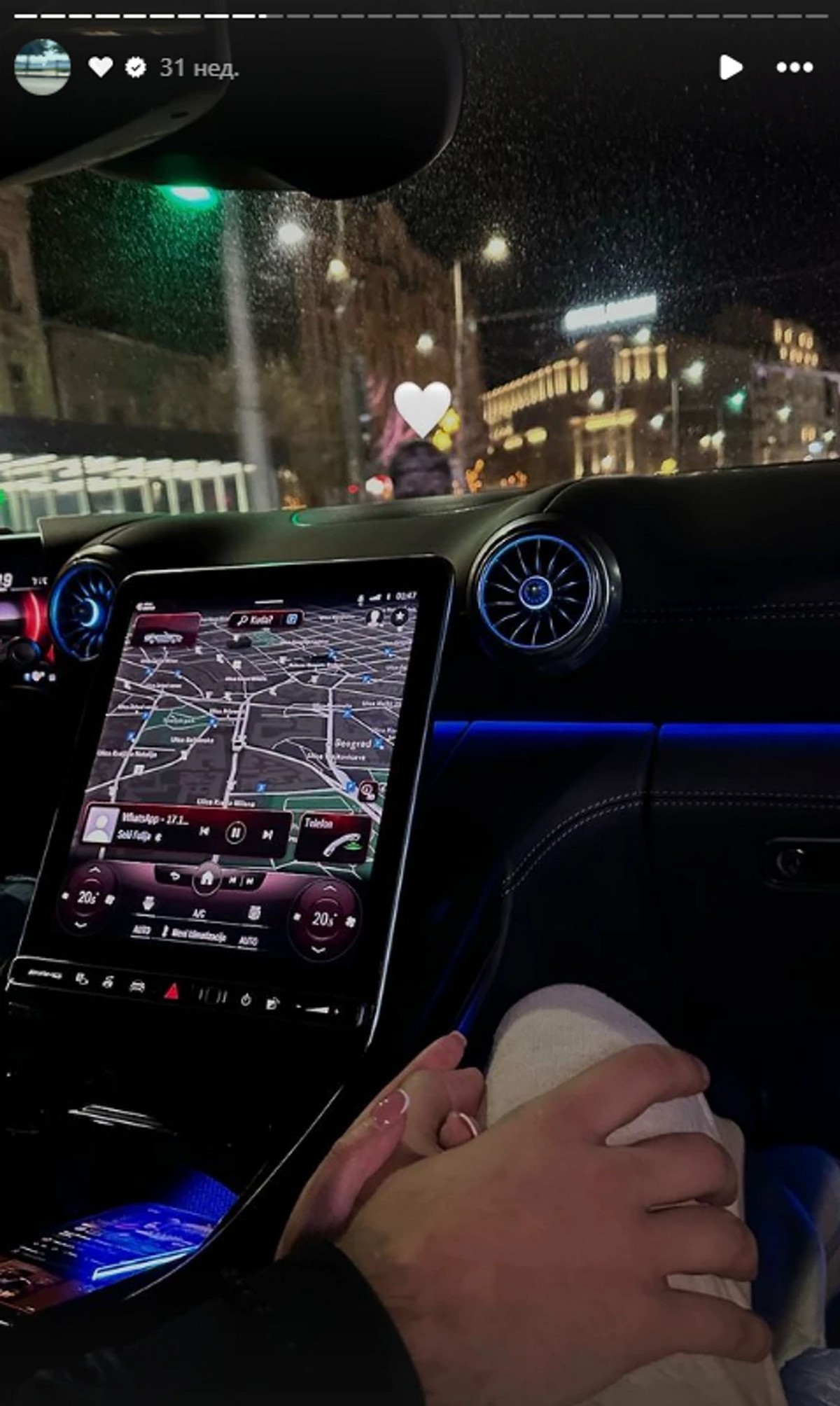 Išao sa devojkom u crkvu, a sada svi pričaju o snimku sa Majom Marinković: Ovo je misica koju je ljubio Nikola