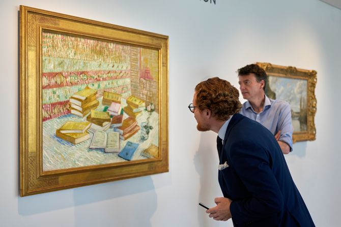 Gomile pariskih romana i ruže u čaši, Vinsent Van Gog