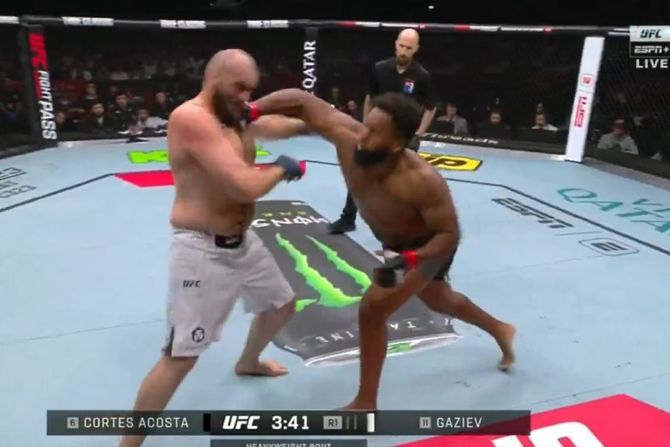 Valdo Kortez Akosta - Šamil Gazijev