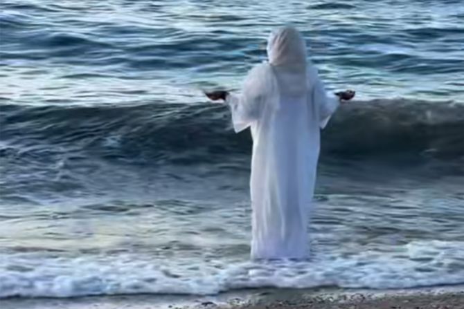 Grčka žena u belom