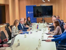 Dubravka Đedović  sa direktorom NIS-a