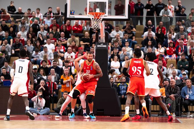 KK Beč - KK Crvena zvezda