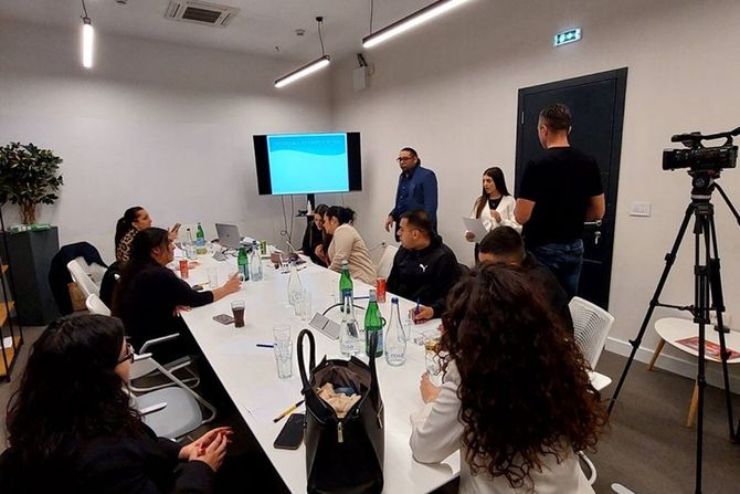 Okrugli sto o medijskoj slici Roma, Romi