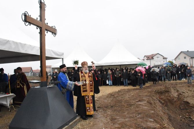 Batajnica, osvećenje temelja budućeg hrama