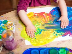 Dete, slikanje, boje