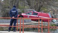 Detalji drame kod Čačka: Ni traga od automobila koji je sleteo u jezero, spasilačke ekipe pretražuju obalu