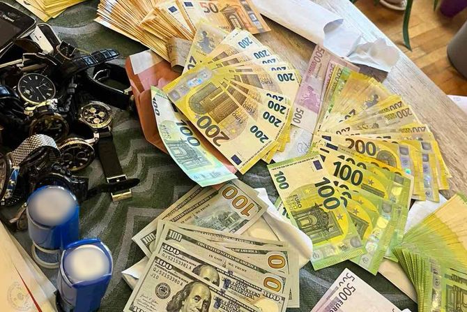 Hapšenje , pranje novca