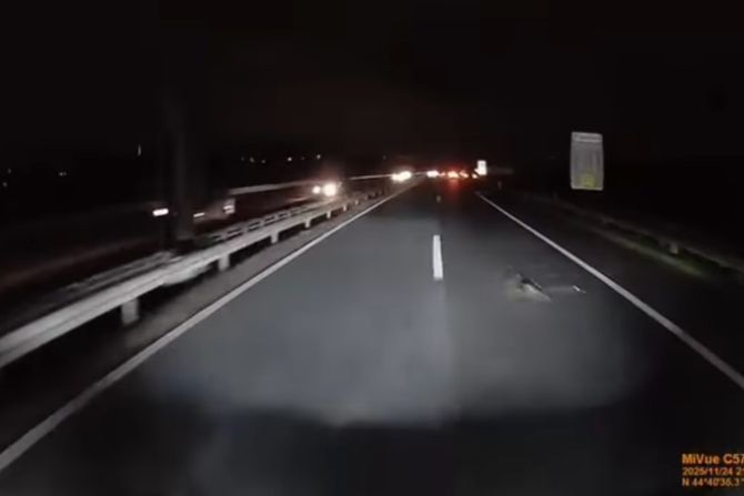 Kamion, opel korsa, Tranšped, delovi, preticanje, kamera, snimak