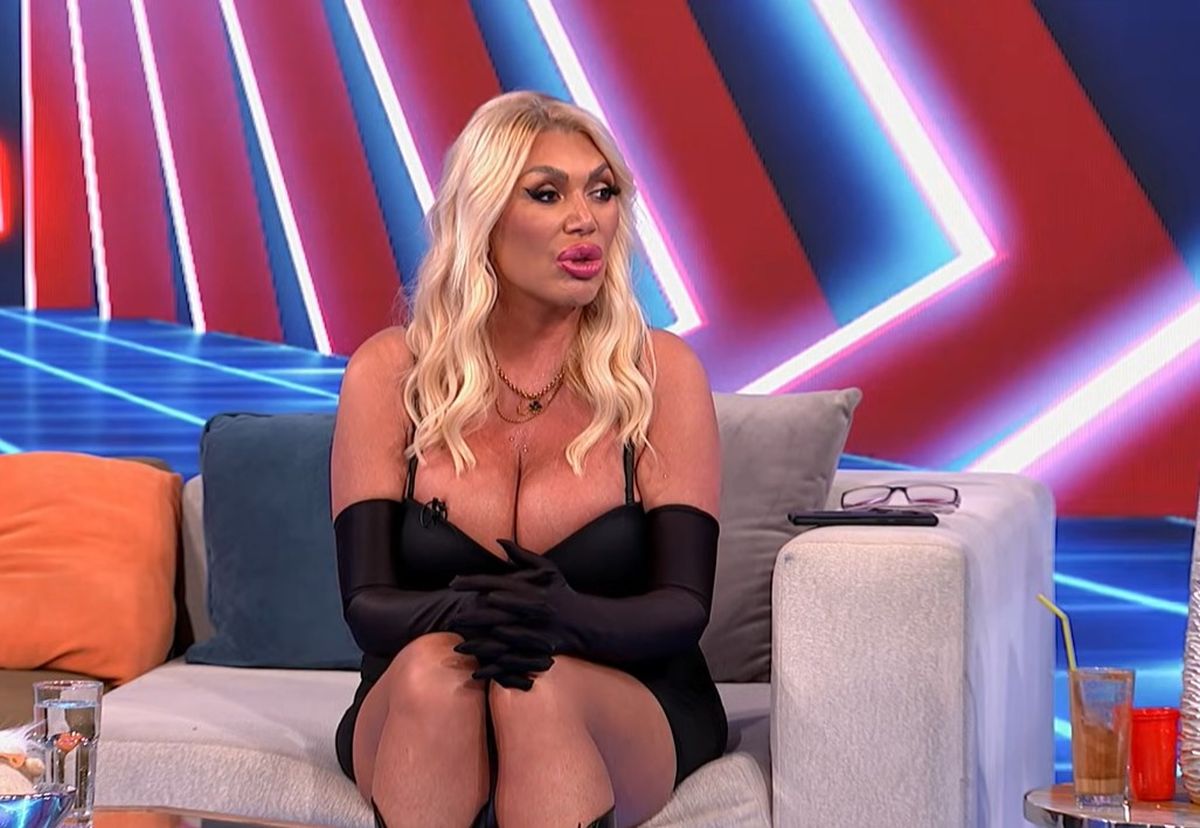 Bivša srpska inspektorka (60) se pojavila u emisiji bez donjeg veša! Probala da sedne, pa doživela žestok peh