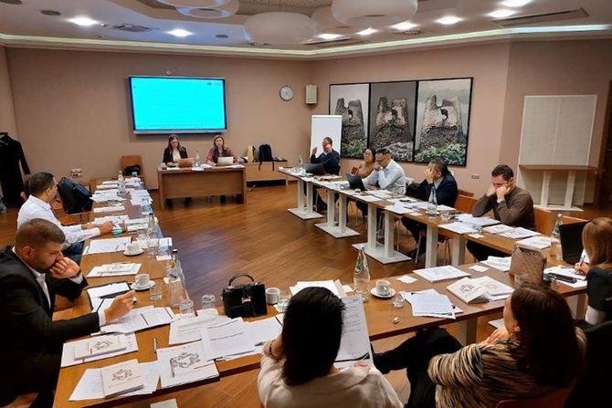 Vrdnik, položaj Roma