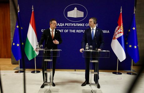 Marko Đurić, Peter Sijarto