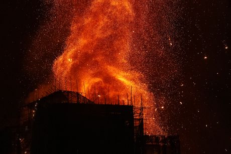 Požar neboder Hongkong