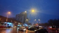 Suznežica poželela dobro jutro Beograđanima: Pahulje se brzo tope, ali kiša možda postane SNEG