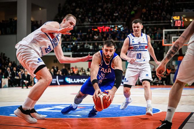 Košarkaška reprezentacija Italije, Islanda