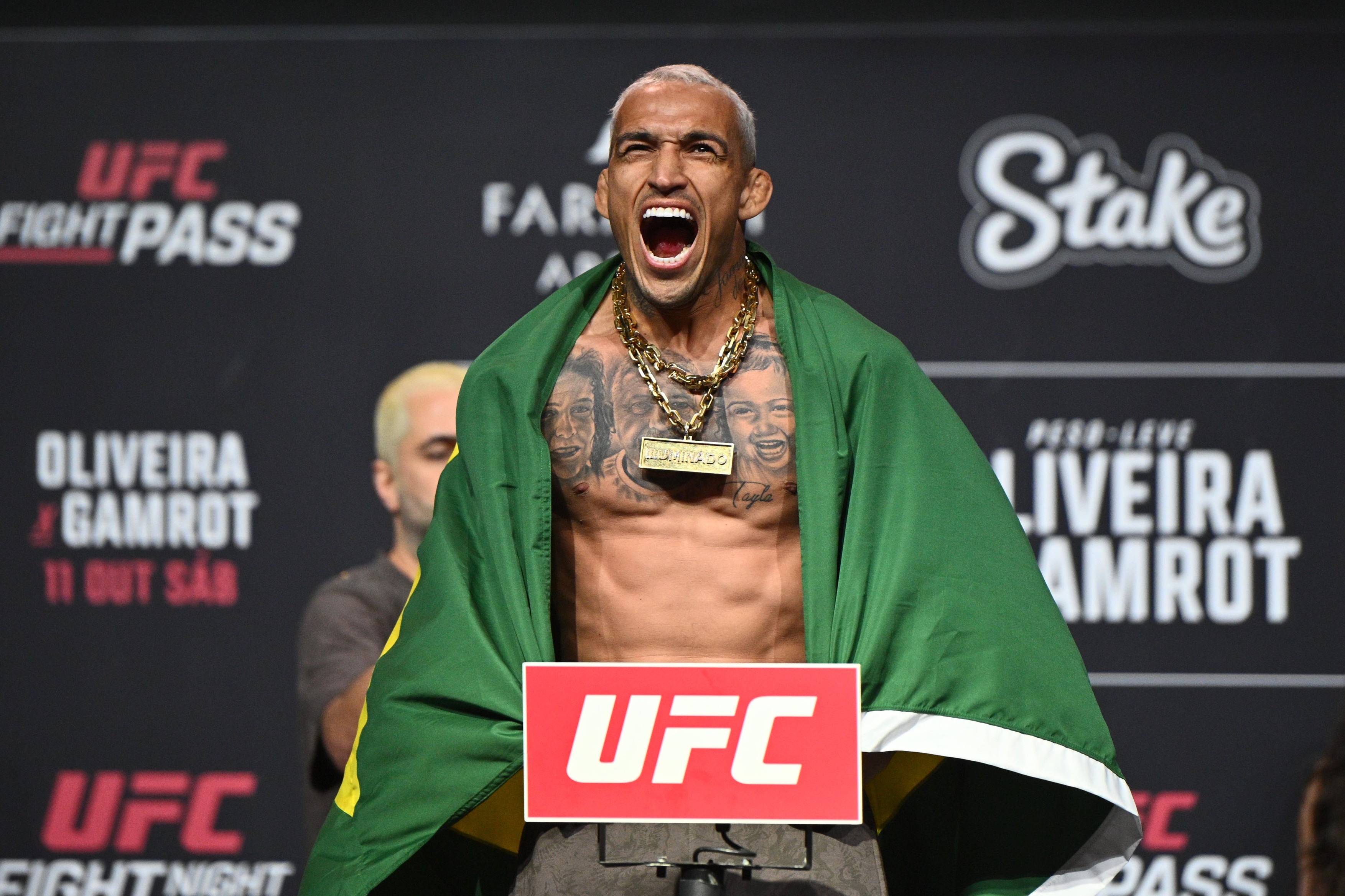 Tragedija promenila planove! Trebalo da se bori protiv Carukjana na UFC 331, pa se zbog smrti druga povukao