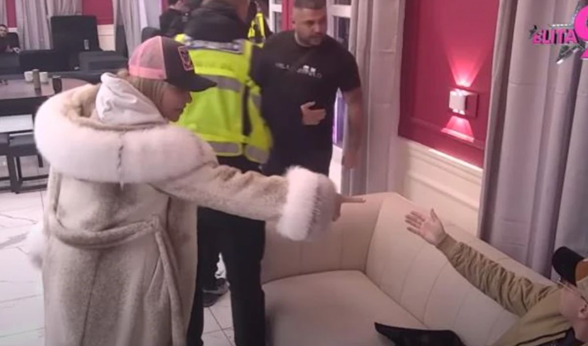 "Pusti ga, lud je za Majom" Asmin nasrnuo na cimera u Eliti 9: Reagovalo obezbeđenje