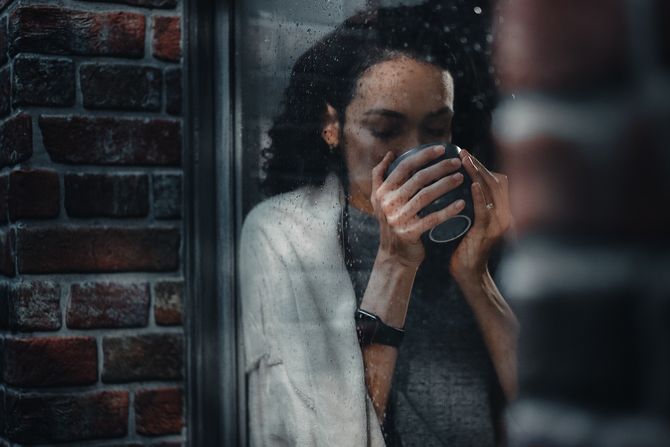 žena, kiša, napitak