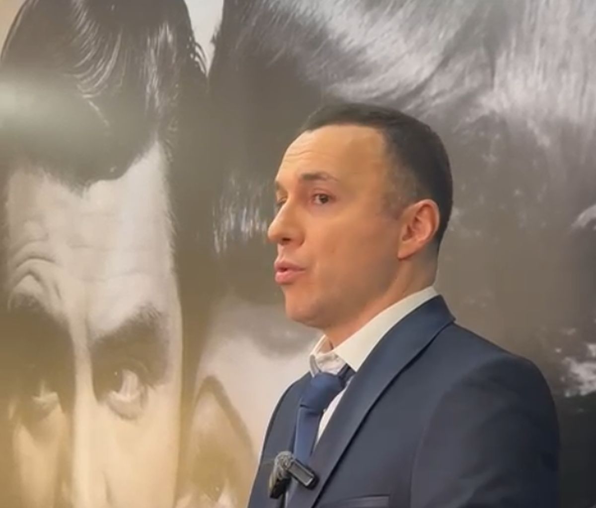 "Mlad je ušao u brak" Iza pevača težak period: O njegovom razvodu progovorili roditelji "Sve je trpao u sebe"