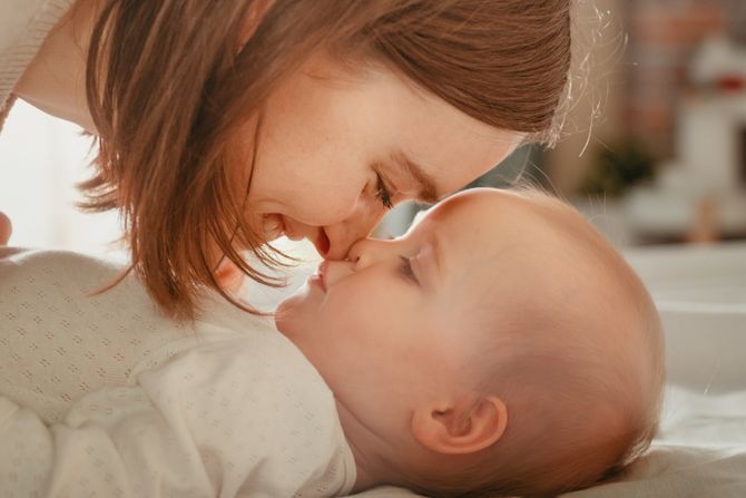 mama, beba, žena, novorođenče, dete