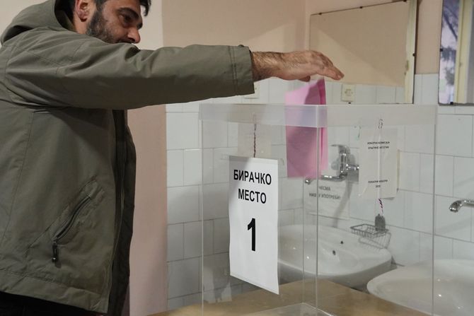 Biračka mesta Negotin, Mionica, Sečanj, gde se danas održavaju lokalni izbori