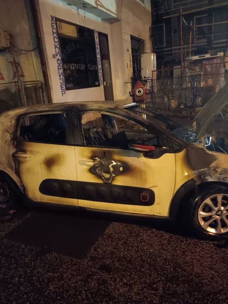 izgoreli automobili, Čukarica, Vodovodska ulica, zapaljeni automobili,