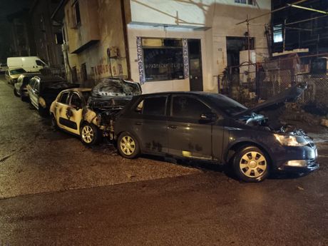 izgoreli automobili, Čukarica, Vodovodska ulica, zapaljeni automobili,
