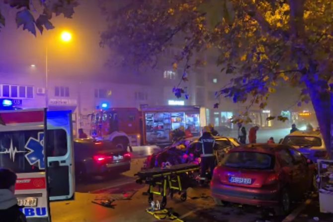 Teška nesreća, Novi Sad, vatrogasci, hitna pomoć