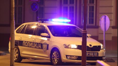 Novi Pazar, tuča, policijski automobil, ilustracija, policija, noć