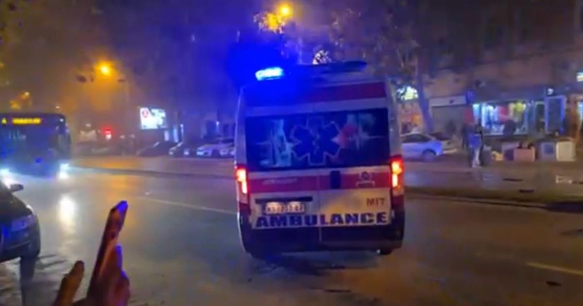 Jezive slike nesreće iz Novog Sada: taksista preminuo u bolnici, lekari se bore za život devojčice, uhapšen vozač BMW-a – Vesti