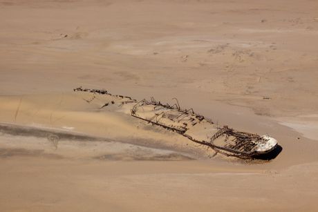 brod, olupina, pustinja